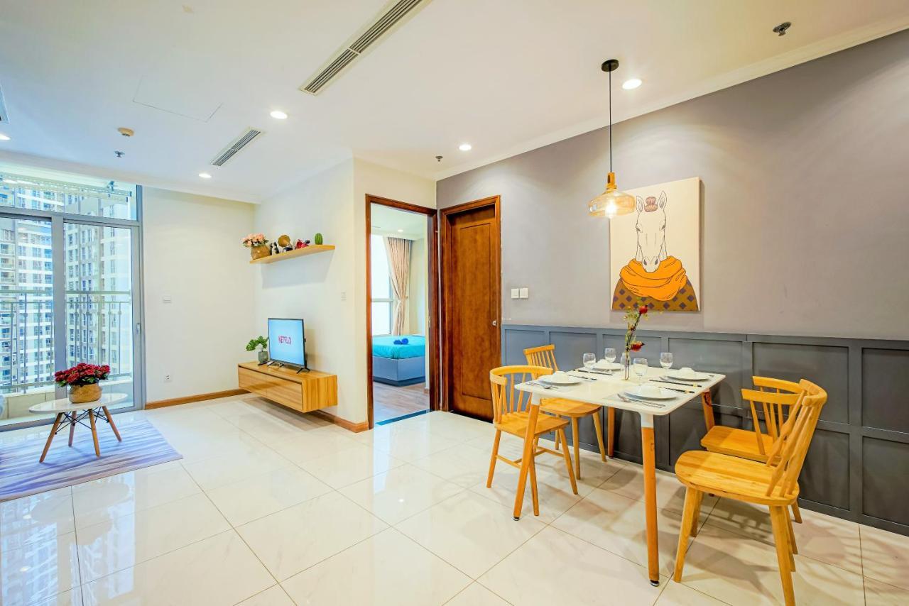 Moxy Hcmc Aparts - Vinhomes Central Park, Ice Rink Ho Şi Min Dış mekan fotoğraf